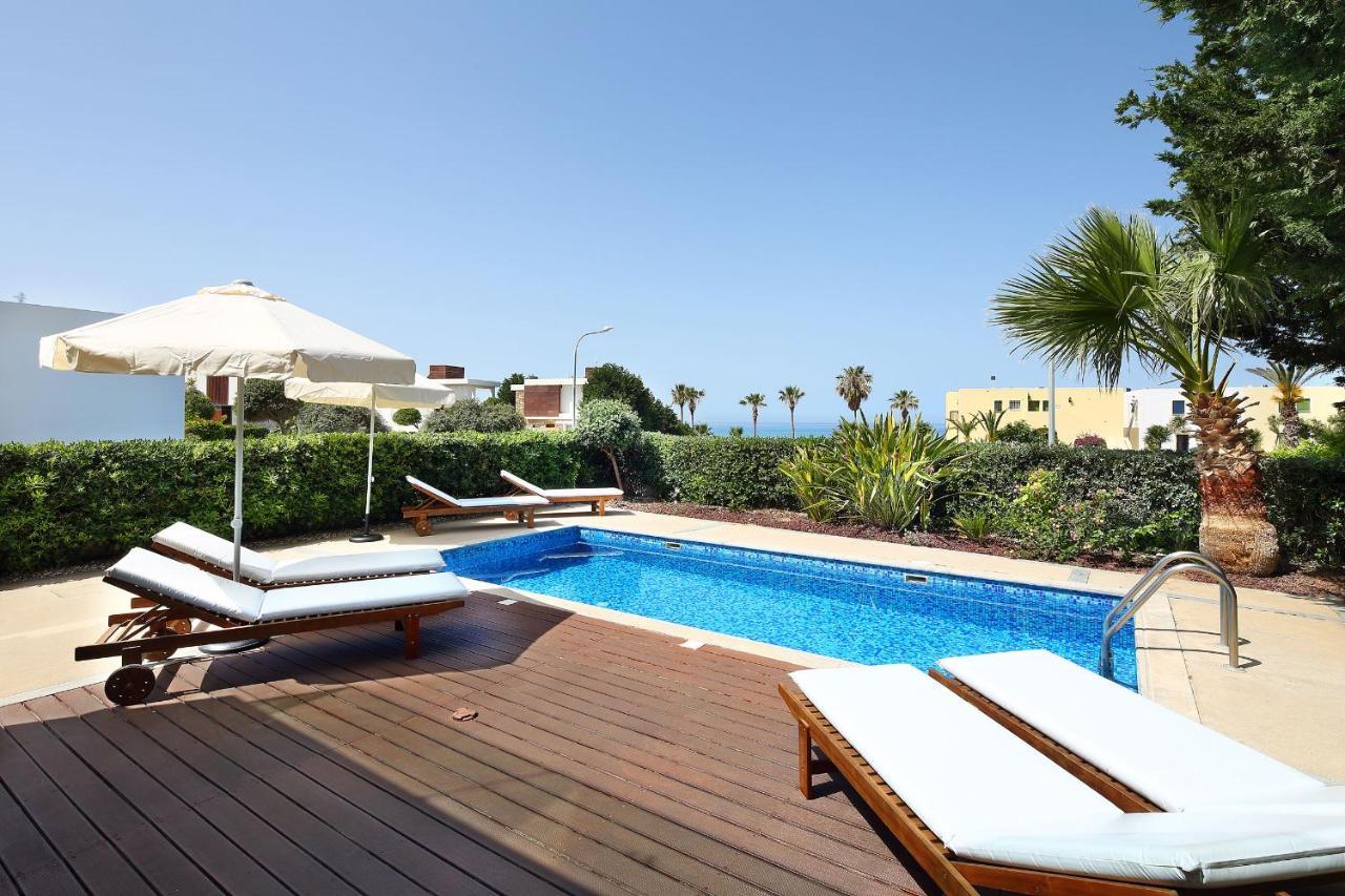 Paradise Cove Luxurious Beach Villas Пафос Екстериор снимка