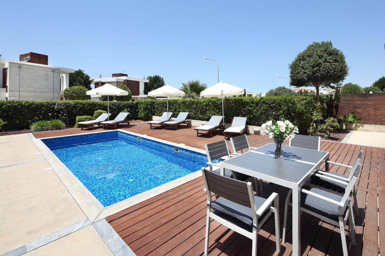 Paradise Cove Luxurious Beach Villas Пафос Екстериор снимка