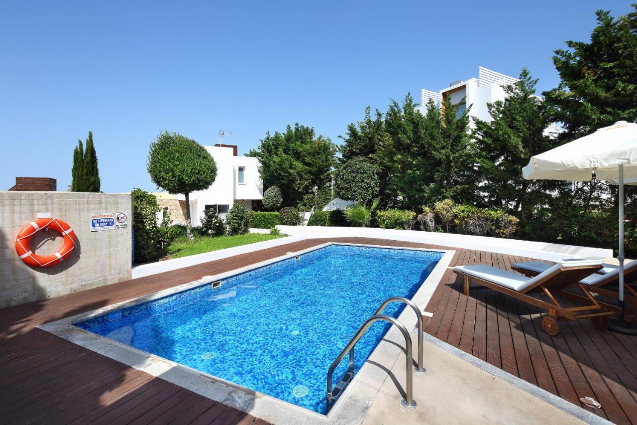 Paradise Cove Luxurious Beach Villas Пафос Екстериор снимка