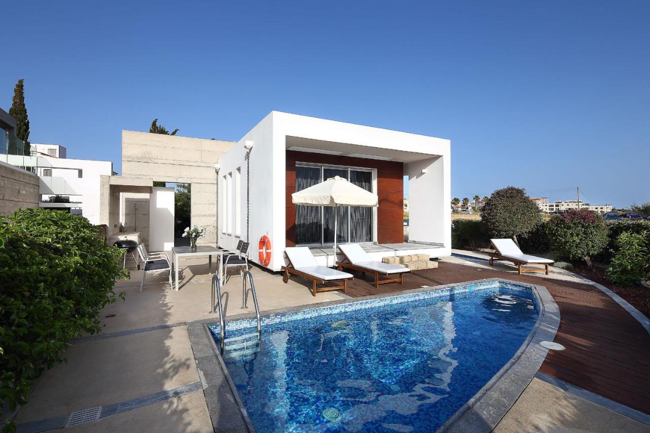 Paradise Cove Luxurious Beach Villas Пафос Екстериор снимка
