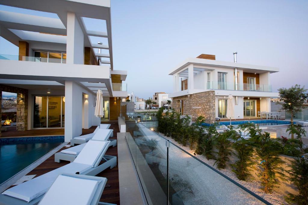 Paradise Cove Luxurious Beach Villas Пафос Стая снимка