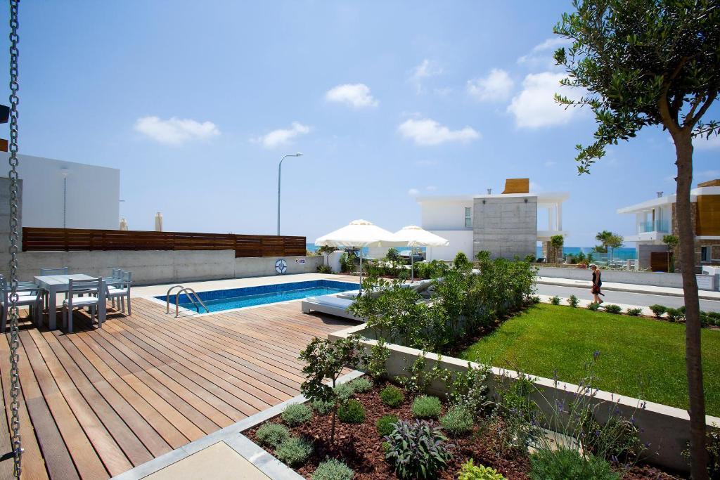 Paradise Cove Luxurious Beach Villas Пафос Стая снимка
